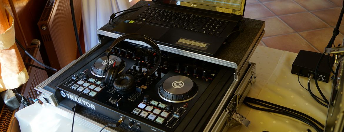 DJ Equipment 